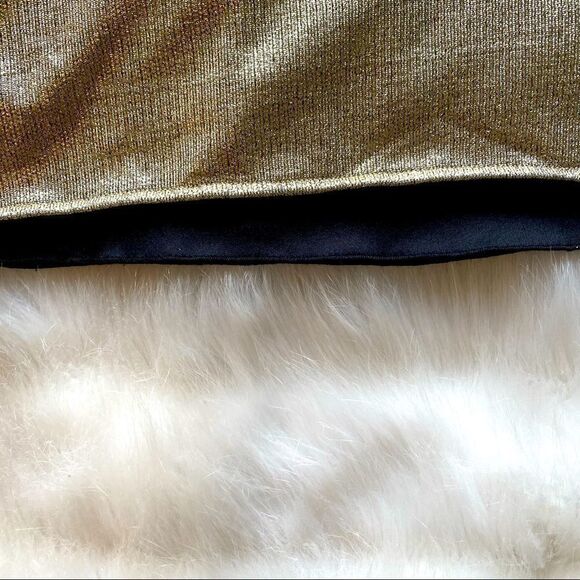 Dolls and Divas Gold Shimmery Girls Dress (8) - Picture 3 of 6